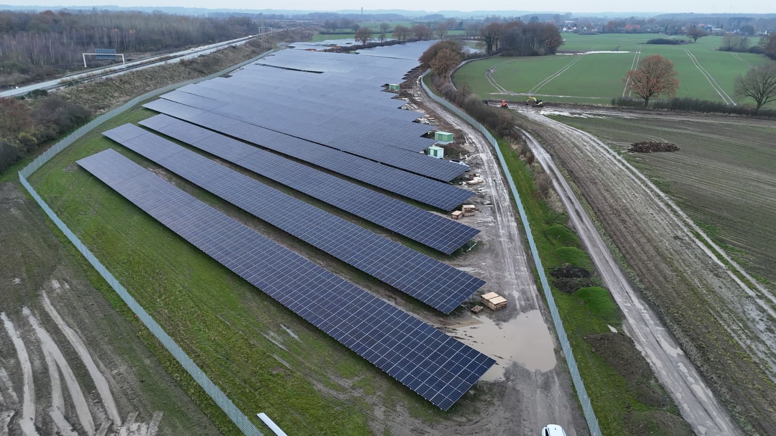 Free-field solar plant under construction near Nuremberg